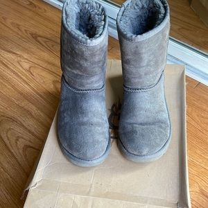 Gray ugg boots